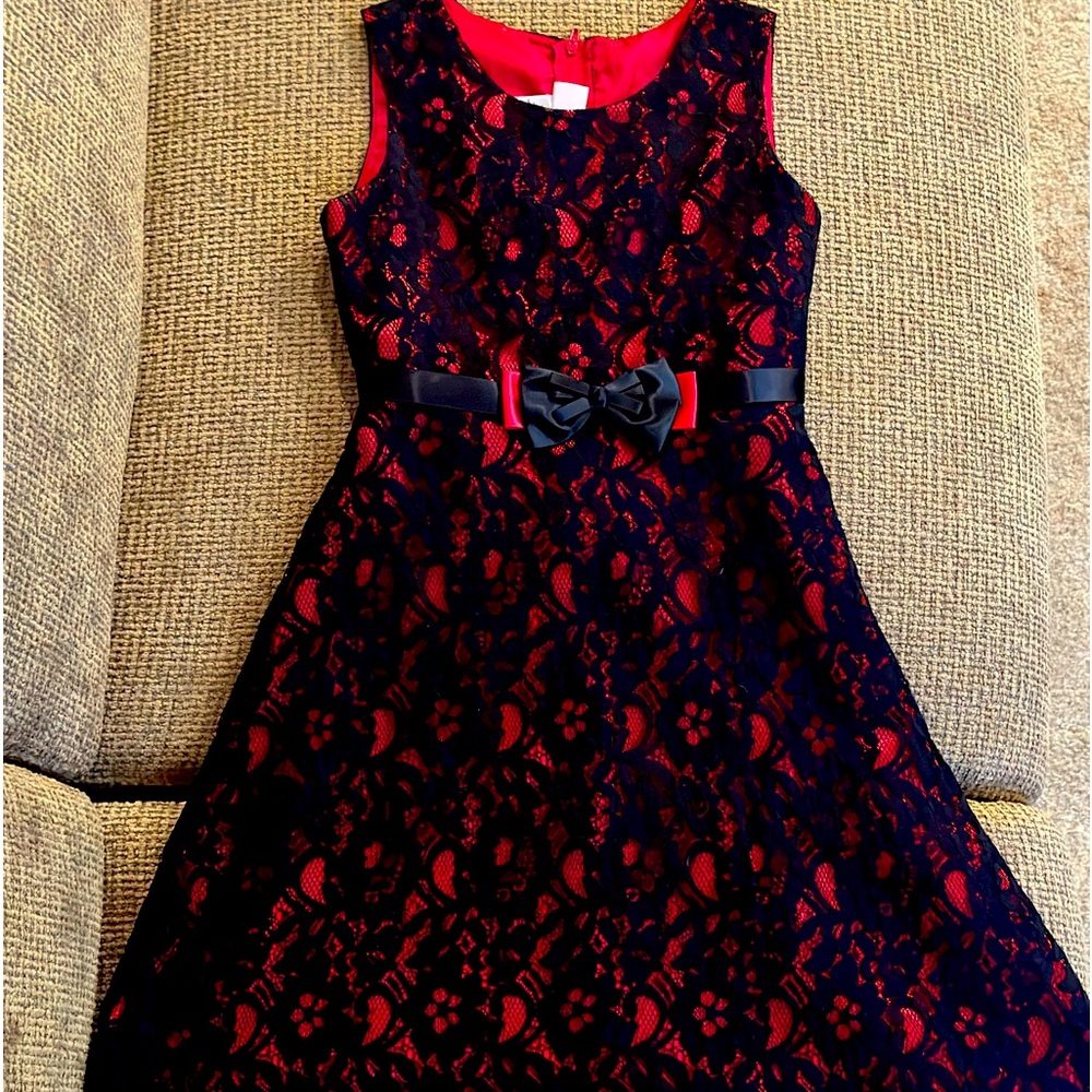 Gorgeous red/black lace little girls dress.